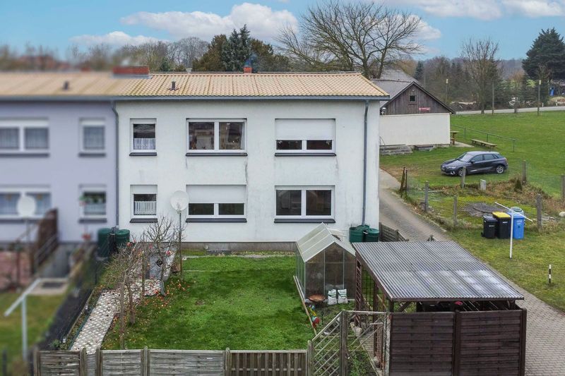 Flexibles Wohnen & Vermieten: 6-Zimmer-Reihenendhaus mit zwei Wohneinheiten nahe Güstrow
